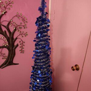 Collapsible blue and white tree with stand and lights 5 foot NEW in Box